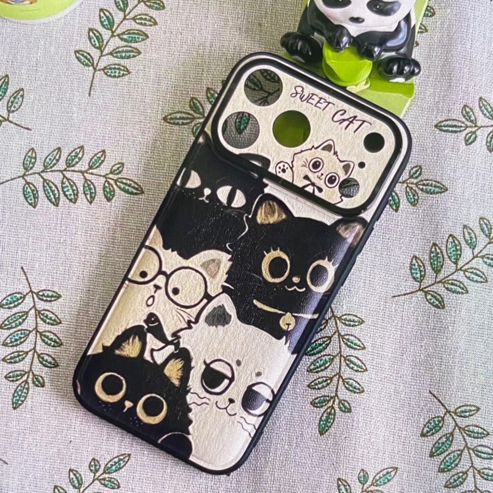 Cute Cat Design Phone Case - Black and Cream